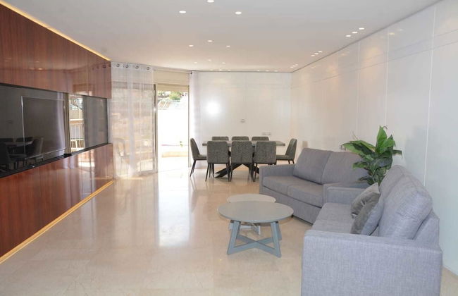 Renovated White 3BD next to Beach - Pool - Foto 15