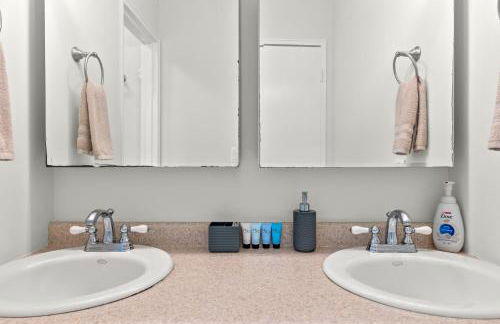 Cozy 3BR, Near NYC, Cruise Port,Statue of Liberty, Free Driveway Parking - Foto 24