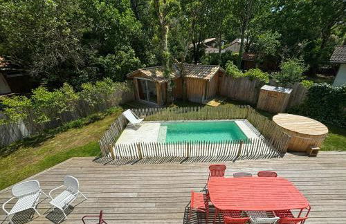 Light-Filled House With Pool In Petit Piquey - Photo 2