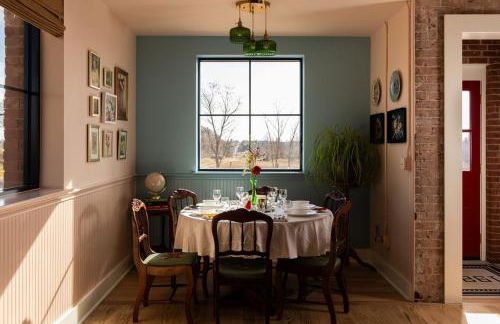 Hot Tub, 5BR2BTH in Guthrie, OK- Near EdmondOKC - Photo 34