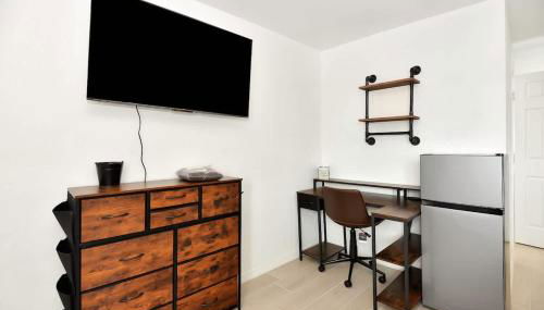 Modern King Suite #10 Steps to Daytona Beach - Foto 5