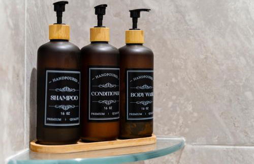 7 beds Nerf Wall Arcade 4 min Walk 2 Beach! - Foto 48