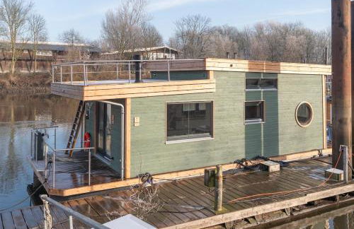 Geräumige, hochwertiges Hausboot PETITE mit Kamin - Foto 1