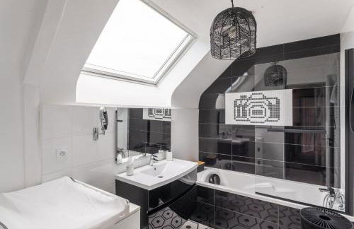 LA VILLA DU GOLF - avec piscine couverte chauffée et jacuzzi - Foto 12