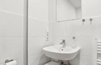 Gemütliches 2 Zimmer Ambient Apartment mit Queensize-Bett , Etagenbett& Schlafsofa in Alsternähe - Foto 28