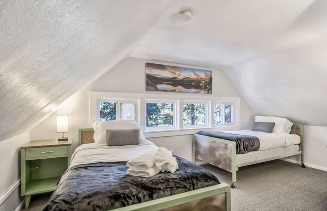 3BR Mountain Escapeat The Base Of Pikes Peakfamily Friendly - Photo 2