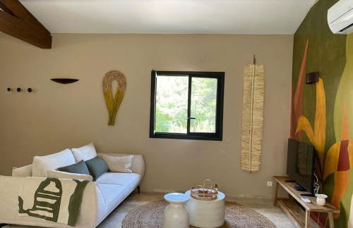 Mazet Tihou Calme, nature et piscine en Provence - Foto 13