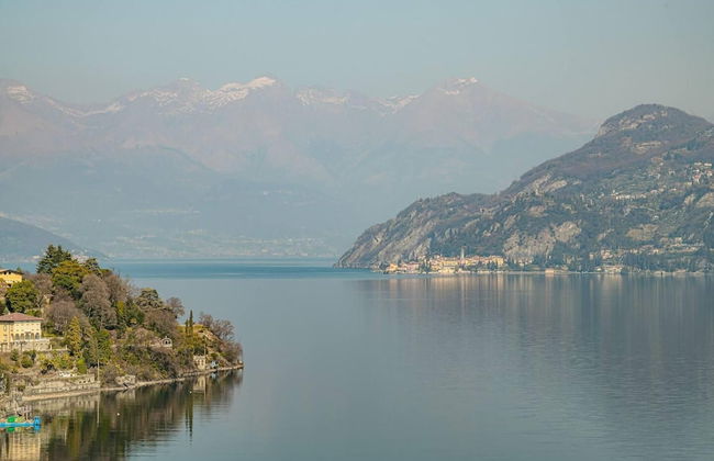 Charming 4-bed Apartment -lake Views & Balconies - Foto 16