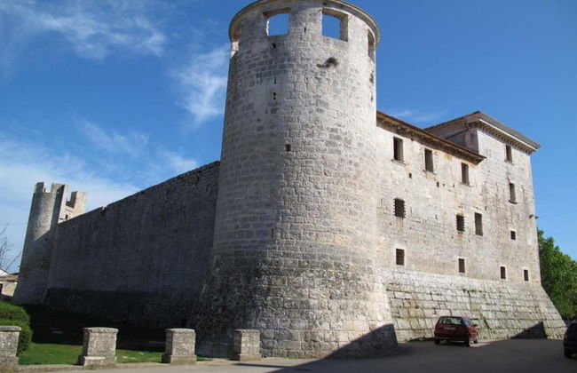 Modern and Spacious Home With Swimming Pool - Foto 39