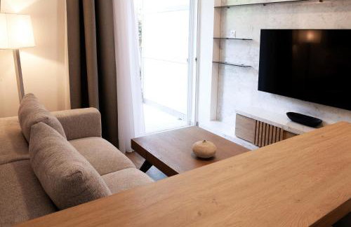 Aelia Luxury Properties - Executive Apartment - Photo 5