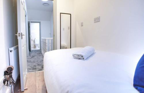 Sleeps 18 Lovely Mcr Home by City SuperHost - Foto 24