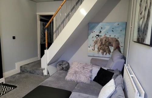 Apartment - Sleeps 5 - Great Location - Parking - Foto 11