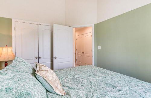 2 Mi to Hollywood Casino Charles Town Townhome! - Foto 23