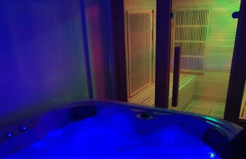 Cozy Hideaway With Hot Tub & Sauna Sleeps 7 - Foto 74