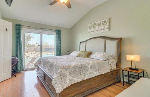 Hot Tub, Pool, and Fire Pit! Solar-Powered Hutto Gem - Foto 13