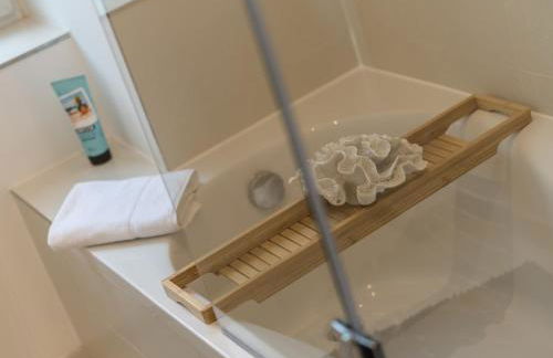 Hochwertige Altbauwohnung im modernen Stil in Wiesbaden - Küche - Terrasse - WLAN - Zentral - Foto 12