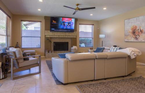 Desert Paradise Pool Spa Pickleball Putt Green - Foto 10