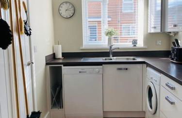 Stylish 3 Bed Semi Trentham Stoke on Trent - Foto 2