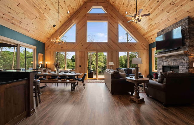 Black Bear Lodge by Avantstay Lakefront Dock Pool Theater Sleeps 20 - Foto 20