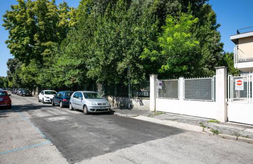 Campus House - Photo 21