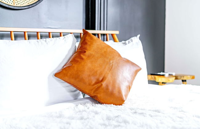 NEW Luxe Pet Friendly Free Parking Downtown - Foto 68