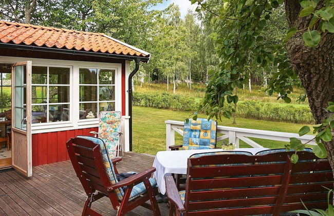 6 Person Holiday Home in Blomstermala - Photo 18