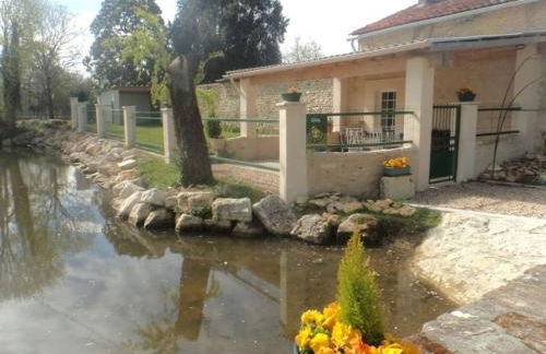 Maison Charentaise avec Cheminée, Jardin et Animaux acceptés - FR-1-653-221 - Foto 1