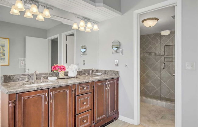 407 A Shipwatch by Avantstay Beach Front Condo w/ Ocean Views - Foto 18