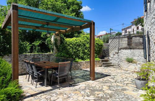 Casa 42 pet friendly for 9 people in Central Istria with salt - water pool - Foto 4