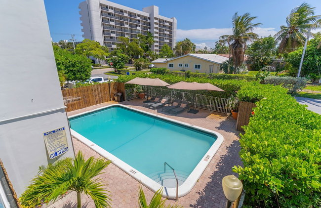 Bayview Regency Apartments By Lowkl - Photo 1