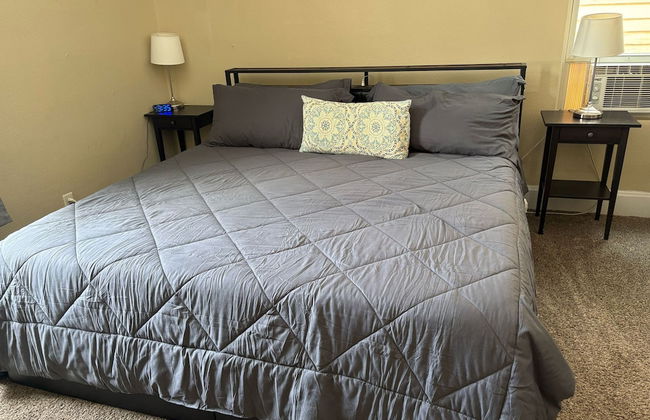 Windsor Park Pad apt 2 min to Mass Ave With AC - Foto 22