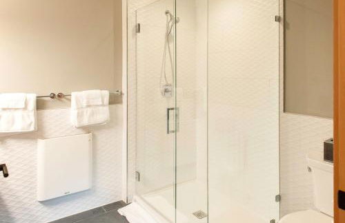 The Suites on Main - Foto 49