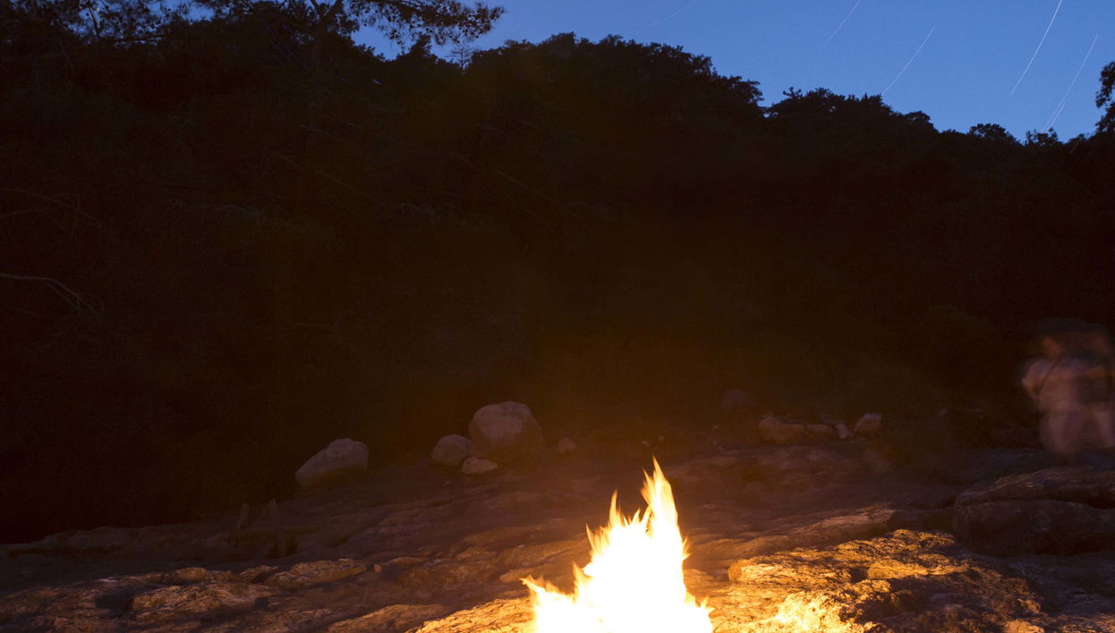 Excursão aos fogos de Yanartas