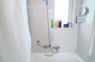 Cozy fairytal garden apartment, Family Friendly, Free parking, 15 Min to Airport - Foto 34