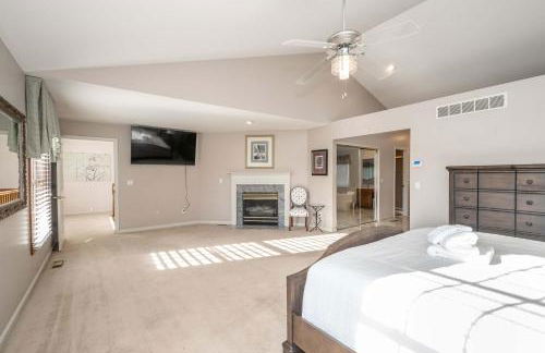 Luxurious Dream Home - For 10 - Photo 25