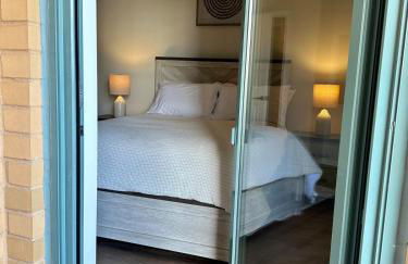 Beautiful Arlington Apartment with Pool & Parking! - Foto 23