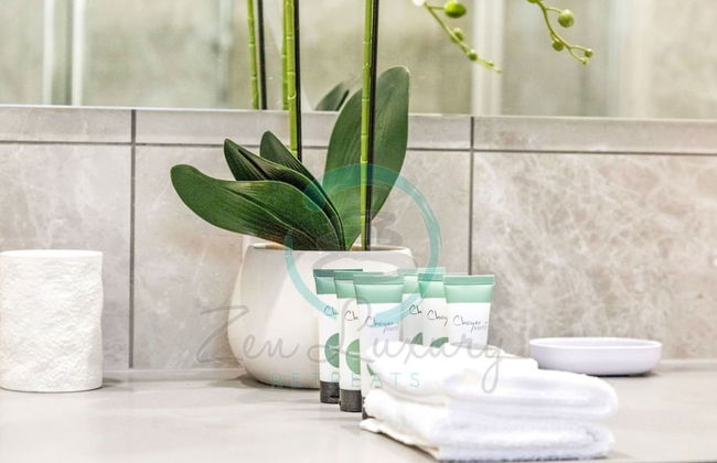 Urbanretreat Modern Outdoor Dining Backyard - Foto 23