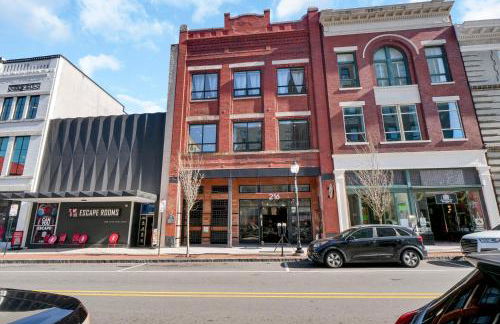 Luxe 220 Suite 2 - Photo 53