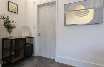 Captivating 1-bed Apartment, Merthyr Tydfil - - Photo 18