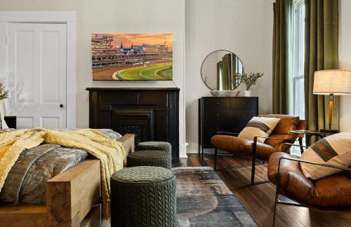 Bourbon-themed home w arcade & hot tub for groups - Foto 58