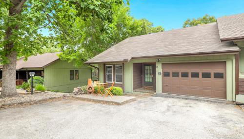 Lakeside Nest Dock on Lake Rayburn Sleeps 10 - Foto 3