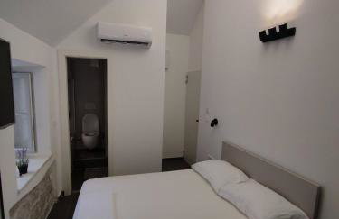 The center of Split, renovated stone house - Photo 10