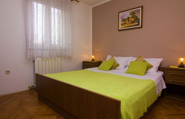 Refined and Timeless Krk Apartment With Terrace - Photo 4