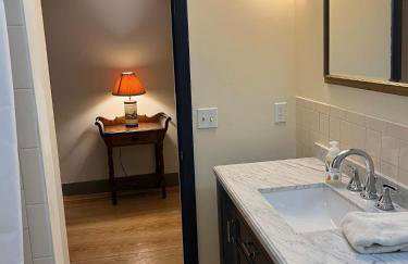 Spacious 4BR Summer Escape Queechy Lake Passes - Foto 10