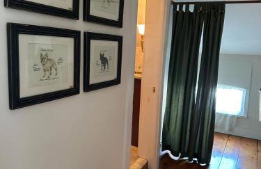 Historic Home near Stony Brook Village & Beach - Foto 12