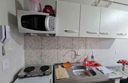 Kitnet304 centro,c linda vista janela, tv smart - Foto 4