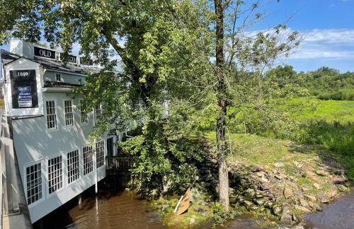 Studio Flat Above Historic Cider Mill - Foto 33