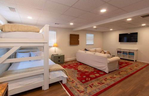 4 BR Sleeps 10 Near UGA & Downtown - Photo 48