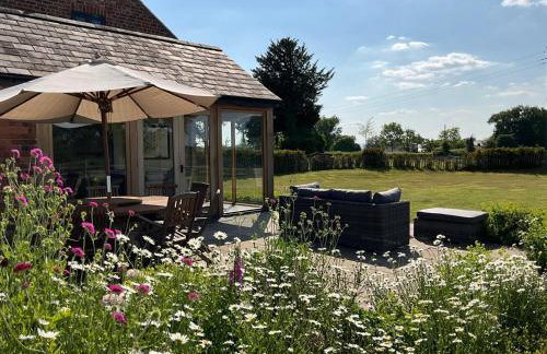 Finest Retreats - The Coach House at Tybroughton - Photo 7