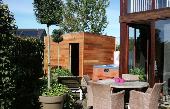 Charming Cottage With Jacuzzi Located Near Nature and ski Slopes - Photo 10